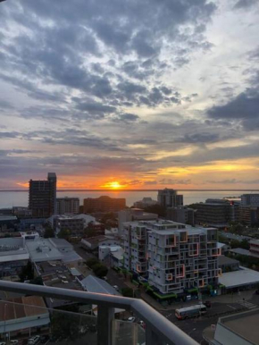 Pandanas 15th floor (Water, City & Sunset views)